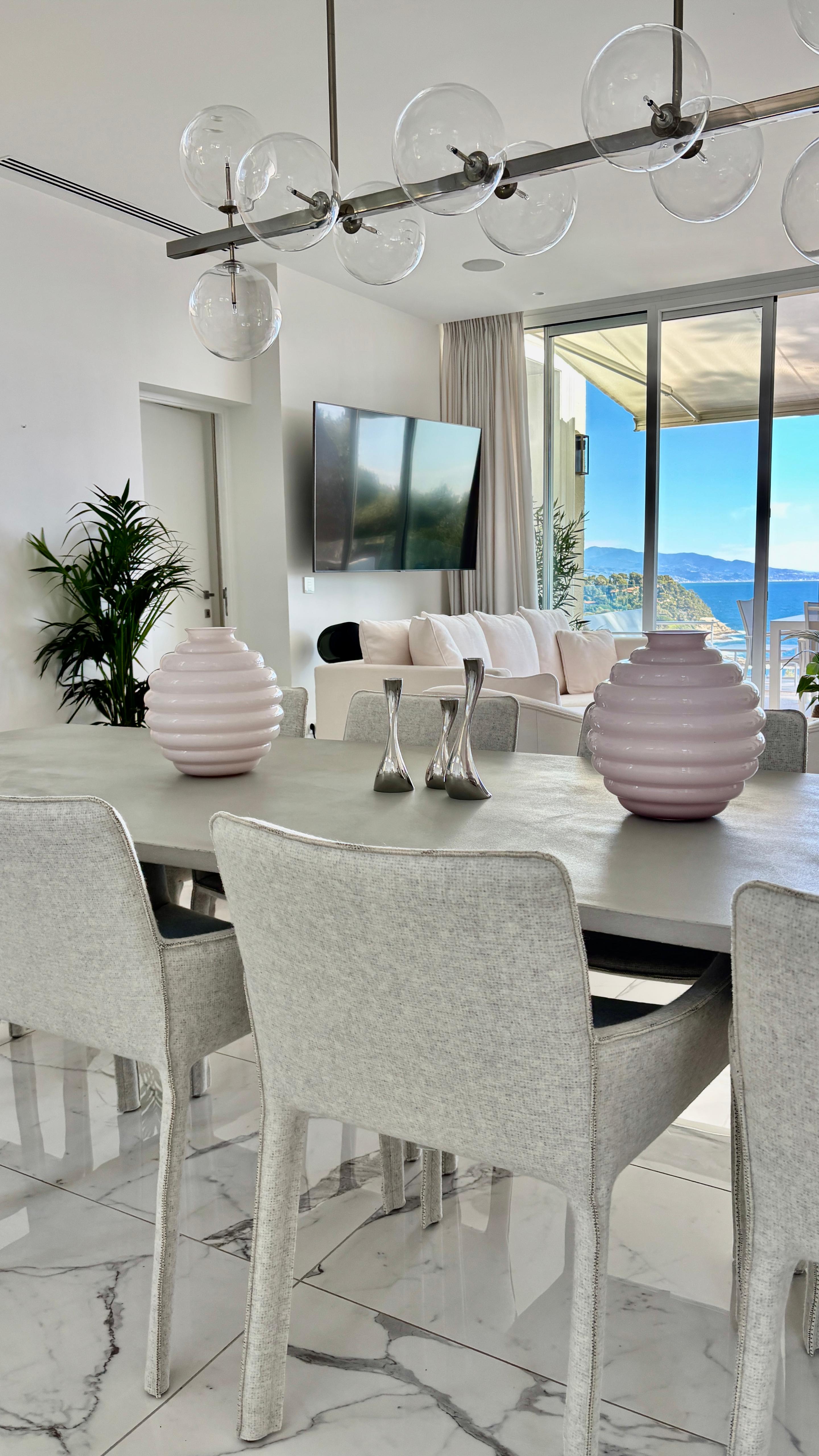 Villa Alcyone, Cap Ferrat - dining room with sea view