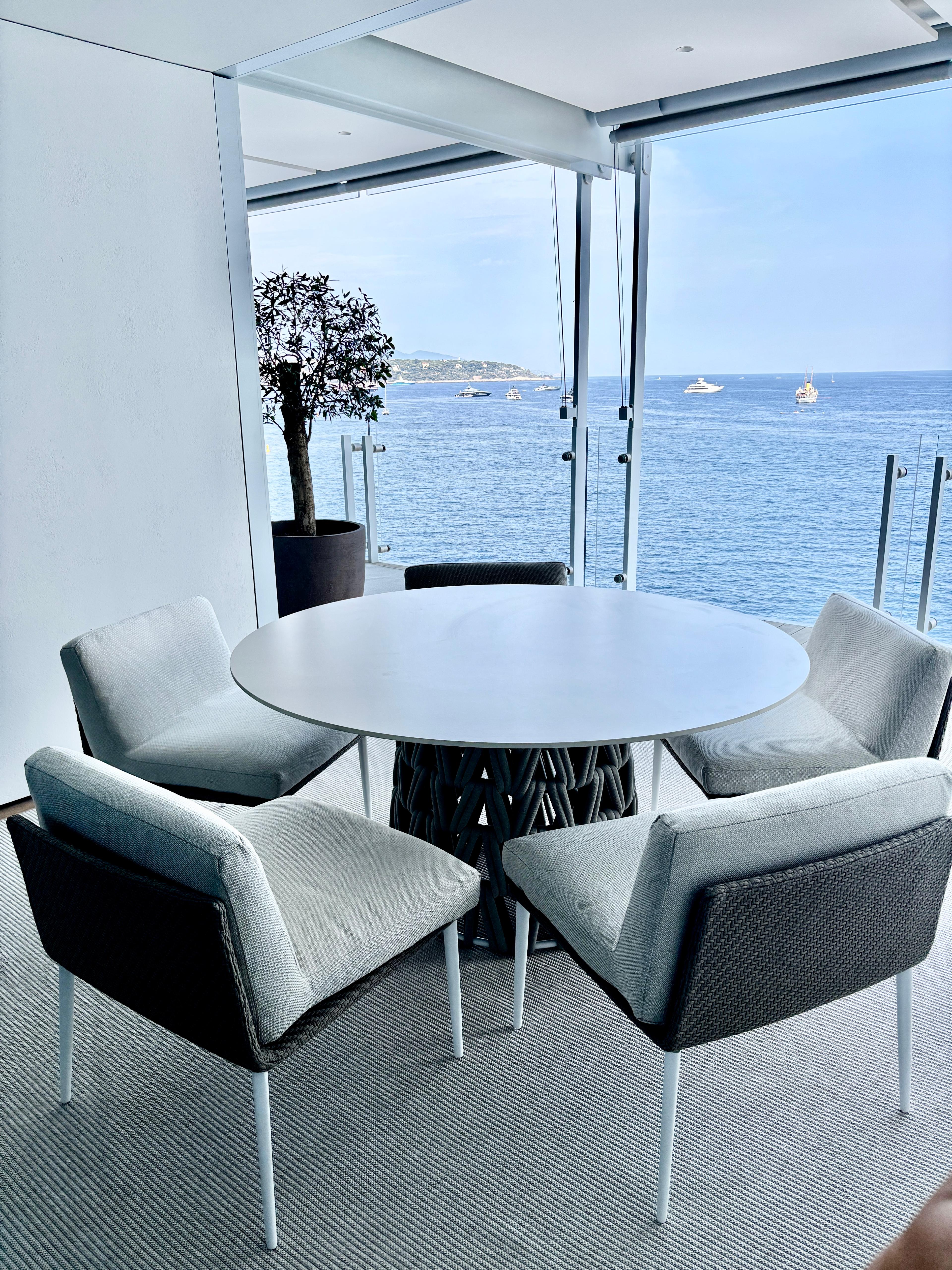 Le Renzo Apartment, Monaco - outdoor dining setting